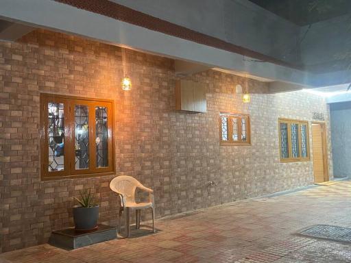 Elegant Villa - Housity