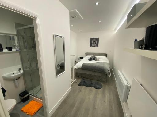 Beautiful 1-Bed Studio in Uxbridge London - Housity
