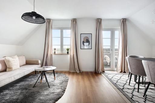 Sanders Charm - Amazing Two-Bedroom Apartment with Shared Garden - Housity