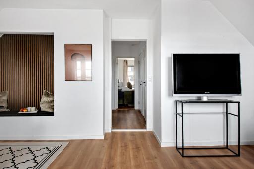 Sanders Charm - Amazing Two-Bedroom Apartment with Shared Garden - Housity