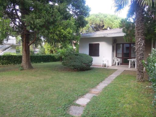 Cozy Two-Bedroom Apartment 500m from the sea - Housity