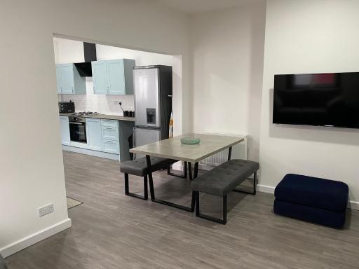 Apex Living NE - Carnegie House 4 Bed House, FREE PARKING FREE WiFi - Housity