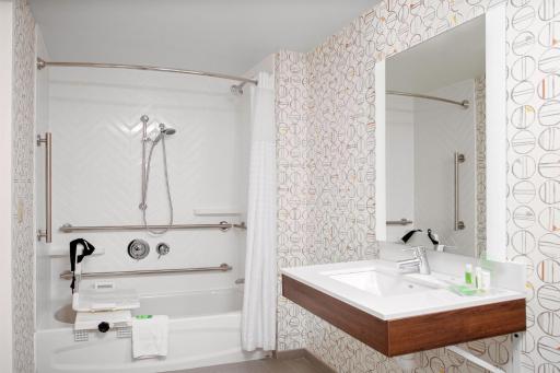 Holiday Inn & Suites Boston Peabody, an IHG Hotel - Housity