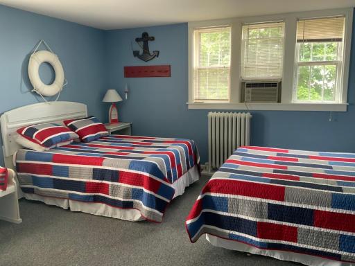 Chateau Country Inn and Captain's Cottage - Housity