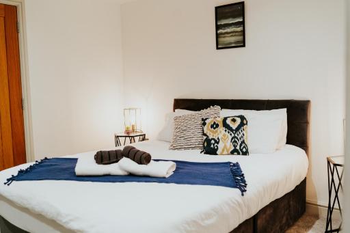 Hounds Gate Luxury Apartments by 1508 Stays - Housity