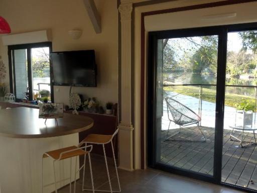 Gîte au bord de l'Yèvre avec piscine privative, design contemporain et parc arboré - FR-1-586-35 - Housity