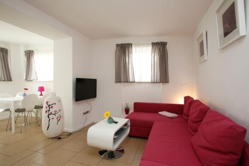 Apartment at Rostock - PINK - Hizvo