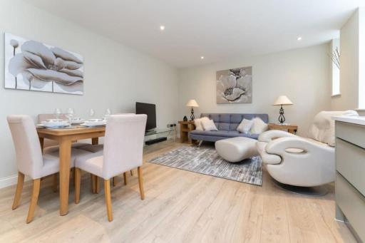 Spacious apartment in the heart of Brighton - Housity