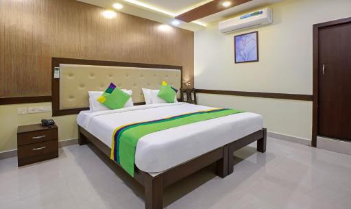 Treebo Trend Naaz Royal - Housity