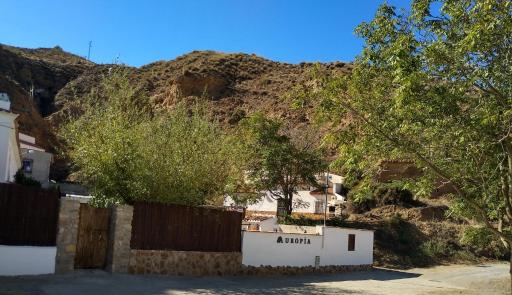 Cuevas Uropia - Housity