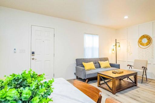 Stylish 2B2B country style house - Housity