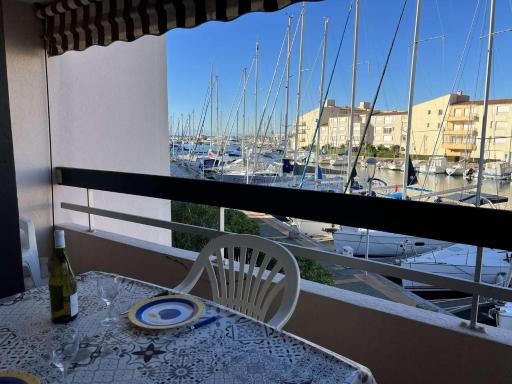 Studio Cabine près Port et Plage, Calme, Commerces à 100m, Animaux Acceptés - FR-1-702-44 - Housity
