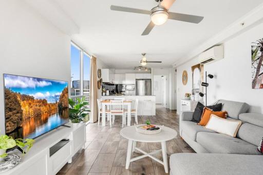 Spacious Inner city Apartment - Housity