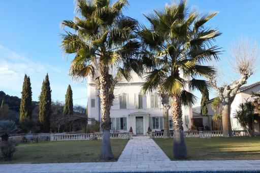 Château La Pauline - Housity