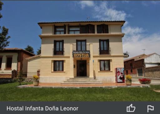 Hostal Infanta Doña Leonor - Housity