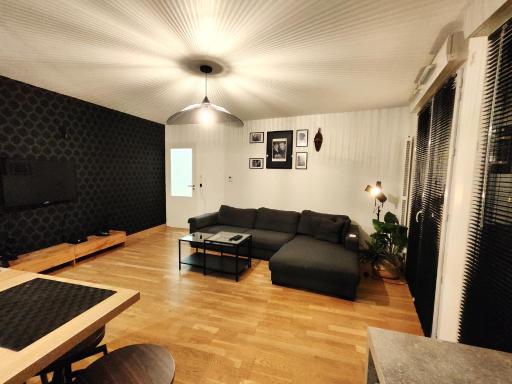 TROIS PIECES DE CHARME AUX PORTES DE GENEVE - Housity