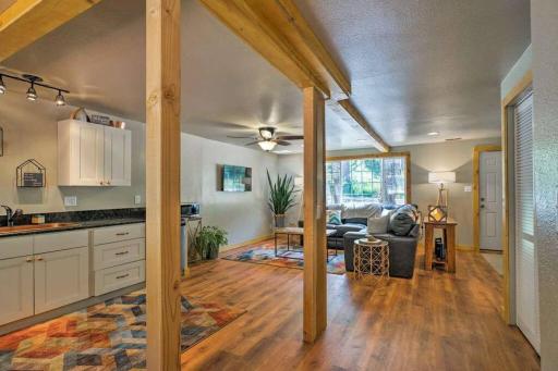 The Mountains are calling at Rock Creek Haven! Walking distance to Green Mountain Falls! - Housity