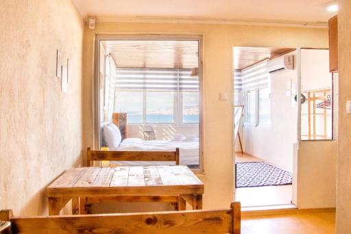 House with Sea View in Izmir - Housity