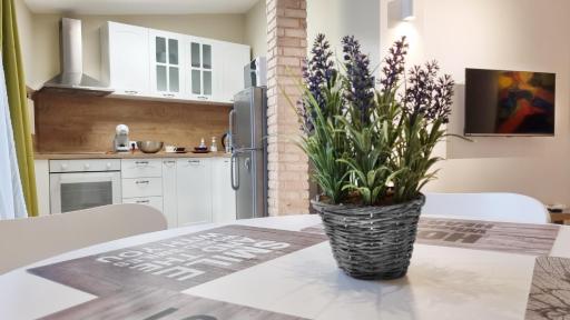 Old Town City Center Apartment - Housity