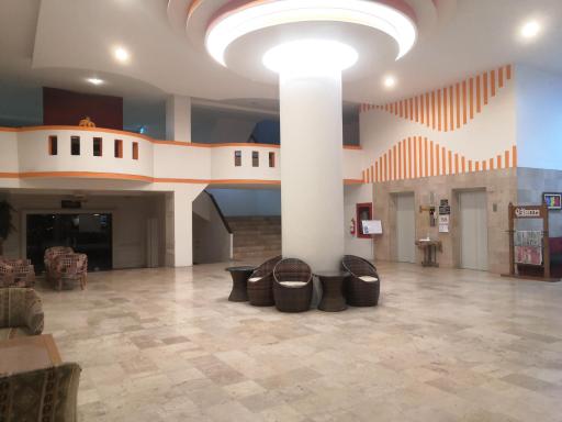 7 pool condo opposite the train station near old city and Nimman - Housity