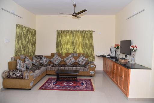 BRUNDHA HOMESTAY Villa with Garden - Housity