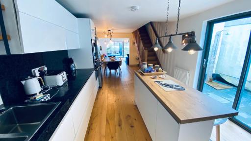 Tregenna House - St Ives, A Beautiful Newly Refurbished 4 Bedroom Family Town House With Alfresco Dining Garden and Private Parking Spaces - Housity