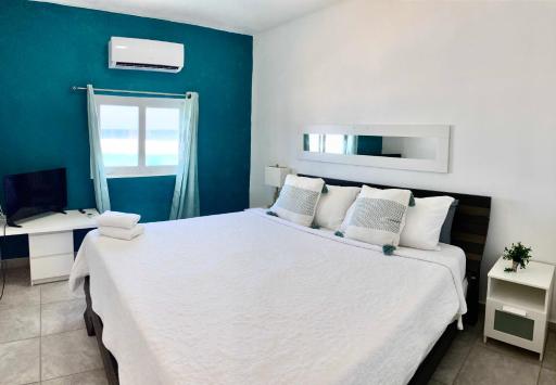 Casita Familiar con Vista al Mar y Piscina - Housity