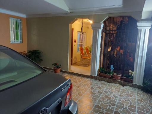 Hermosa casa urbanización Jardines del Norte - Housity