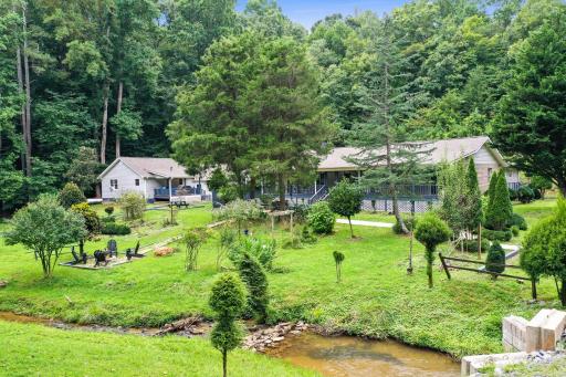 2 Separate Cabins Along a Peaceful Creek with Resort Amenities - Housity