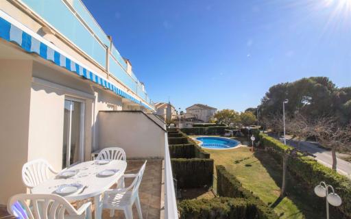 Canaret 1º A Apartamento en segunda línea de playa Albert Villas - Housity