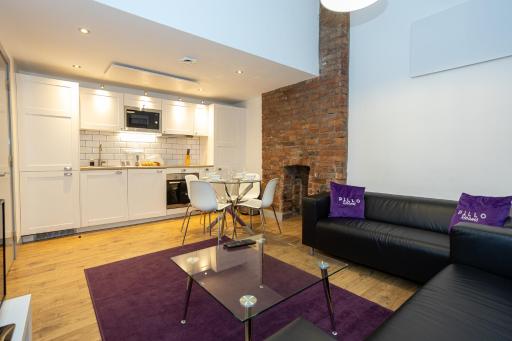 Pillo Rooms Serviced Apartments - Salford - Housity