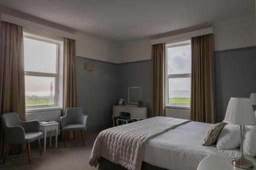 The Queens Hotel - Housity