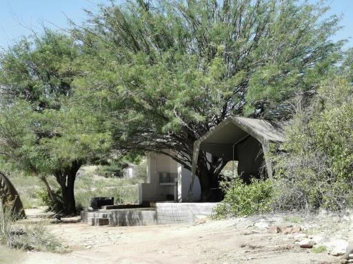 Achab Semi-self catering tent - Housity