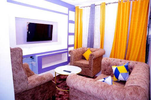 SpringStone executive suite Rm 18 - Housity