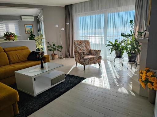 Luxury Apartment Pape - Housity