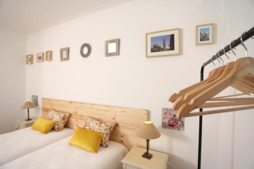 oporto airport house - Housity