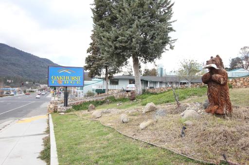 Oakhurst Lodge - Housity