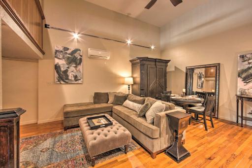 Updated Apartment in Historic Dtwn Marshall! - Housity