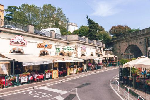 Dal Ponte alla Volta - Housity