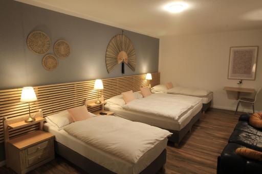 Zimmer AsiaDreieck Pension - Housity