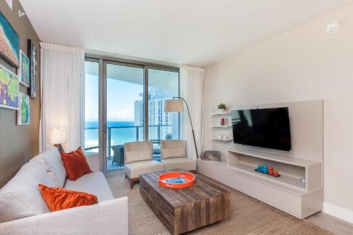 2 Bedroom on 17th floor on the beach Resort - Housity