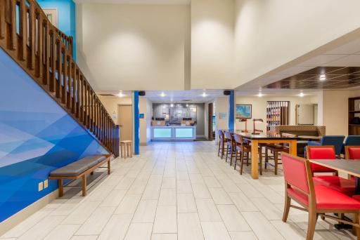 Holiday Inn Express Vermilion by IHG - Housity