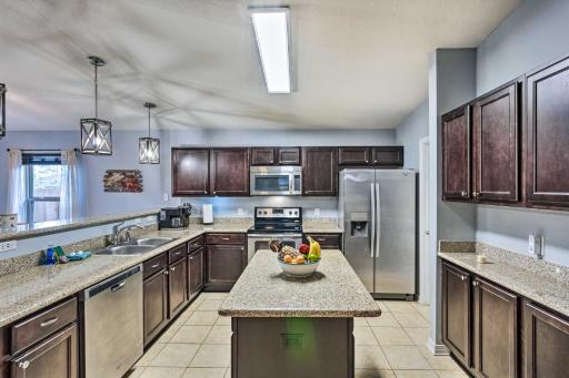 Spacious Navarre Retreat w/ Fenced-In Yard! - Housity