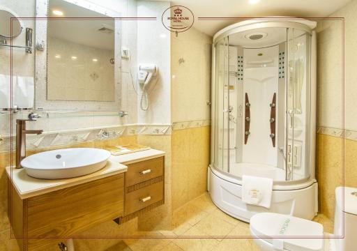 Royal House Hotel - Housity