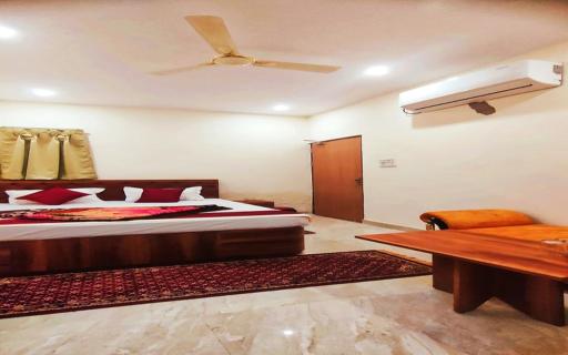 Hotel Rudra Paradise - Housity