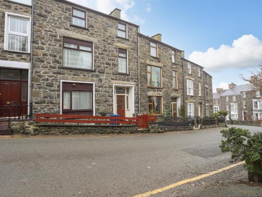 Hillside Apartment - Housity