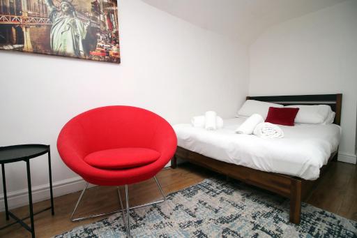 Lovely Studio Flat With Free Parking - Near to City Center - Housity