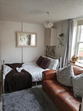 Little Dorrit Studio flat Rochester ME1 1XZ - Housity