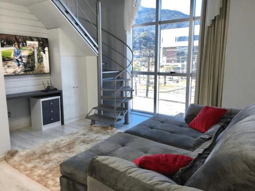 Saint Sebastian Flat 213 - Com Hidro! até 4 pessoas, Duplex, no centro - Housity