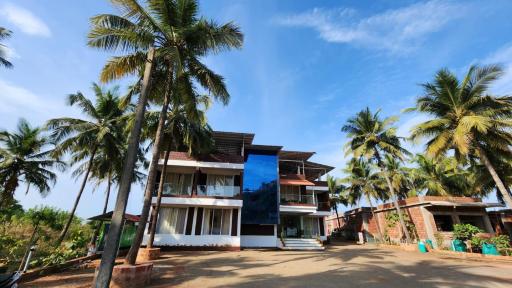 Coastal Bay Beach Resort - Housity